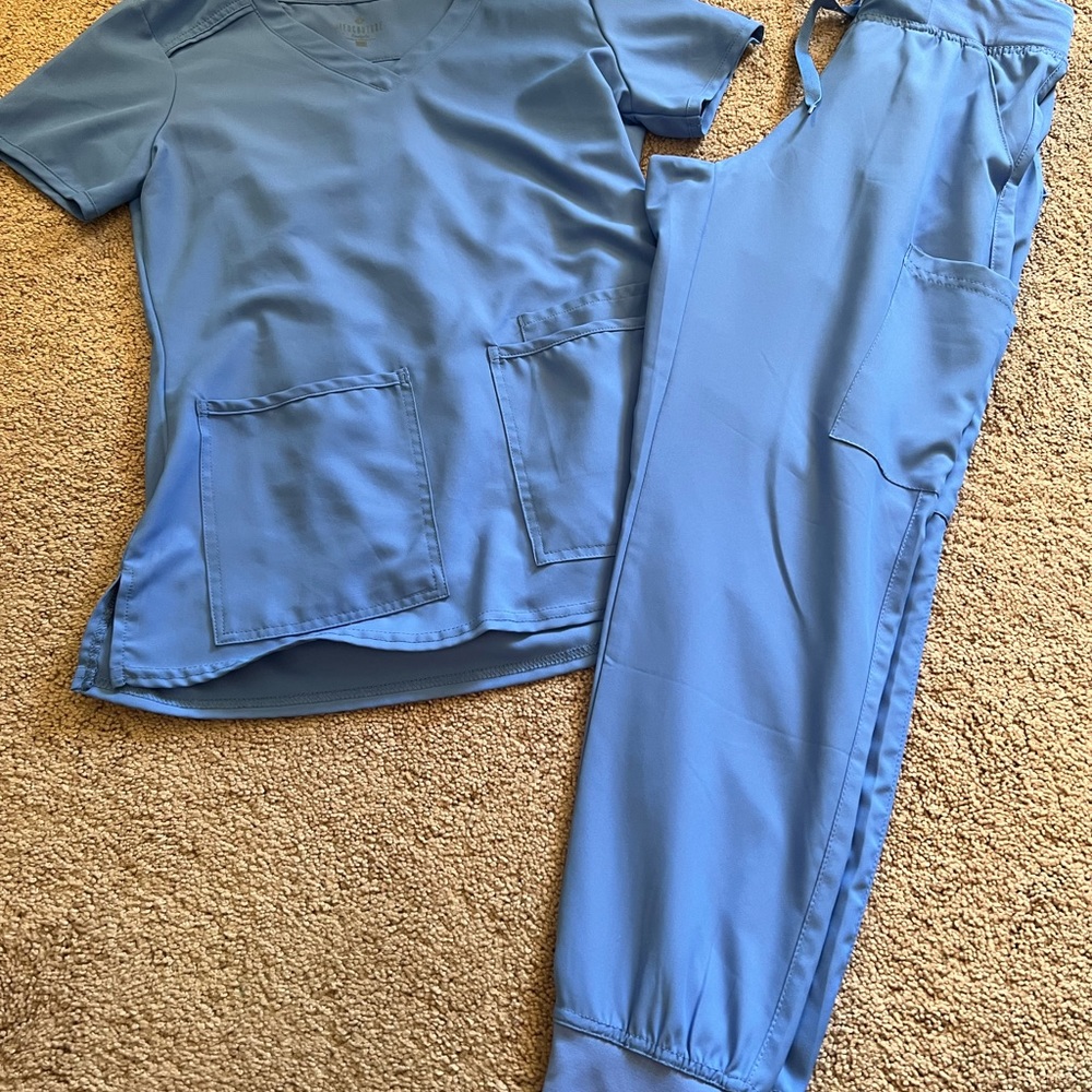Xs ceil blue med couture jogger scrub set